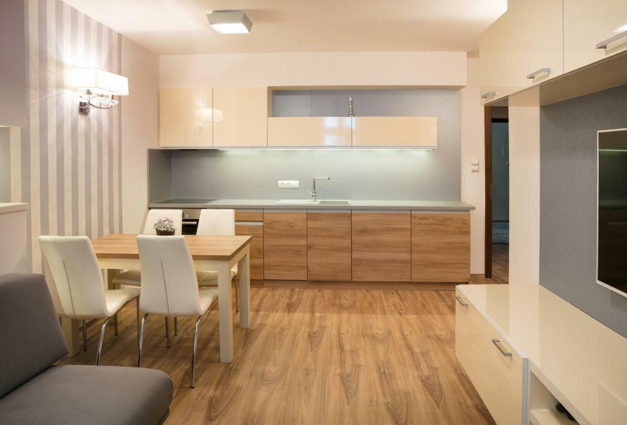 Foter Rezidencia Apartment Gyor Exterior photo